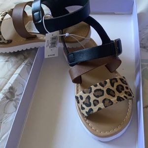 ***New*** Toddler size (9) Leopard Print Sandal